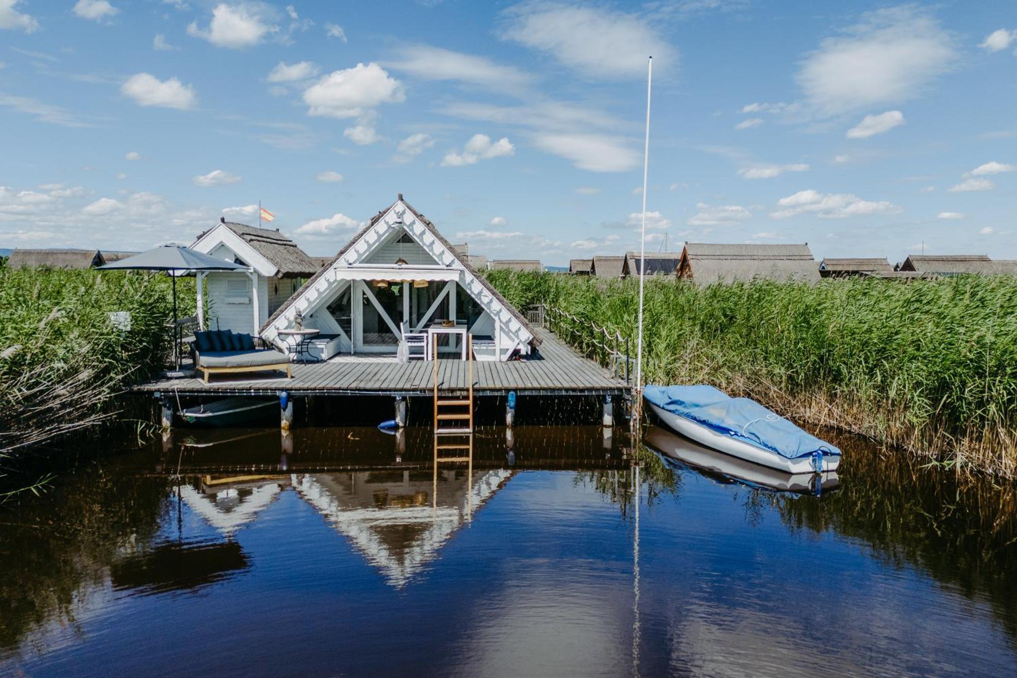 Seehuette Neusiedlersee - Seehaus Inklusive Elektroboot Rust Exteriör bild
